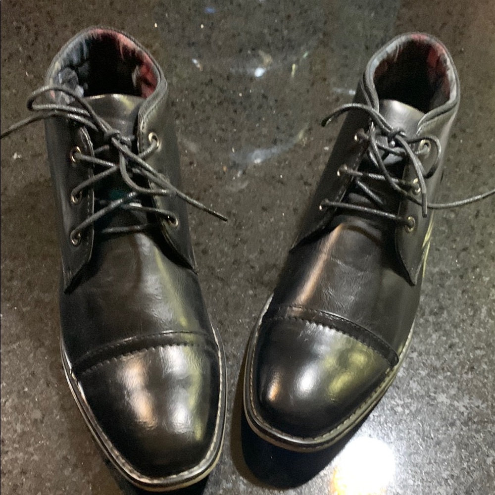 Black Chukka Boots with Laces and Rounded Toe